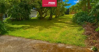 chez prmi / terrain constructible au calme / petite-île