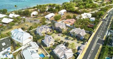 a vendre villa f4 duplex neuve de 100 m2 proche des plages a la saline les bains