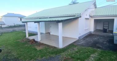 grande maison entierement rÉnovÉe 3 chambres, cusine neuve, jardin cloturÉ