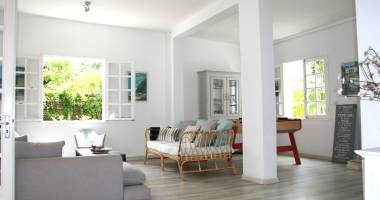 a vendre st françois villa f6  - piscine, 2 varangues, grandes surfaces