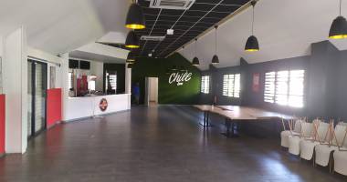 basse-terre - local commercial au coeur de basse-terre - polyvalent et accessible